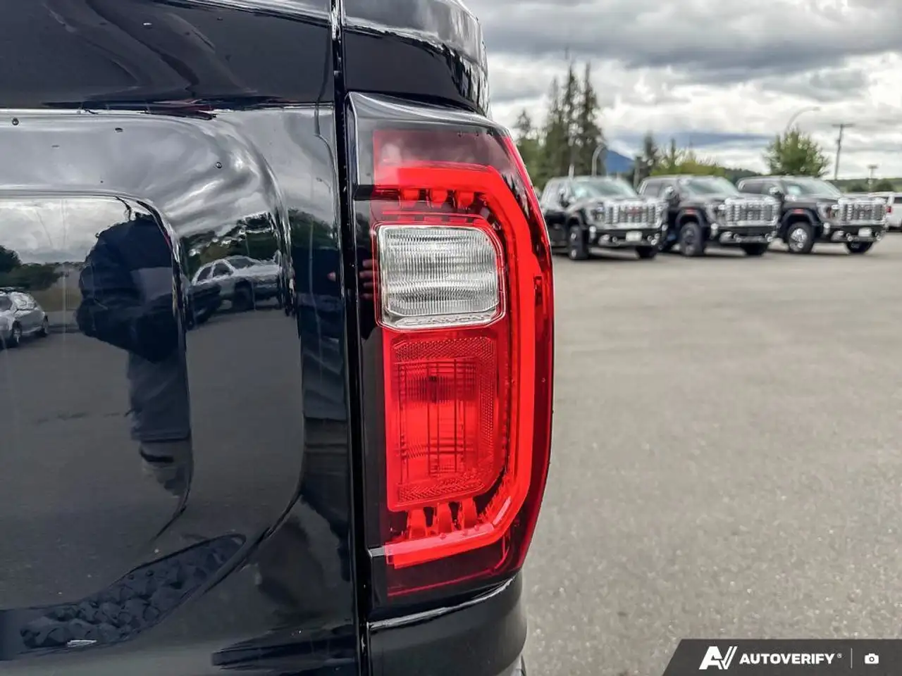 GMC Canyon photo GMC Canyon