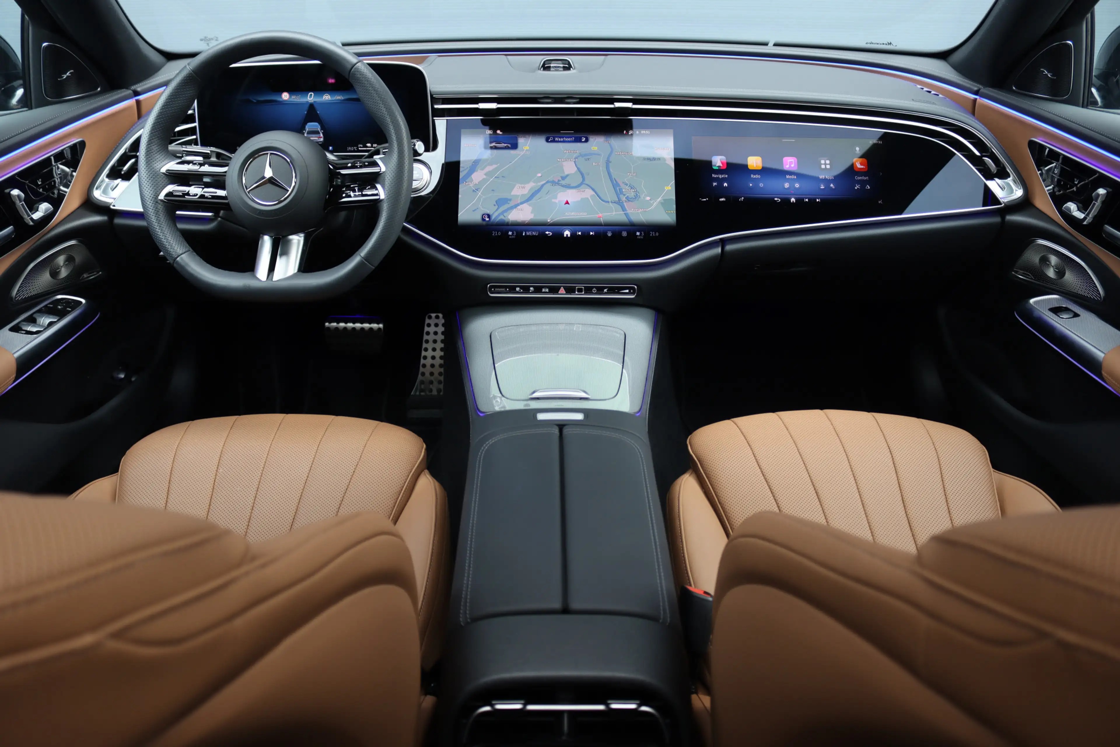 Mercedes-Benz E 400 e 4MATIC AMG Line | Hyperscreen | Distronic+ | Mas — photo 2