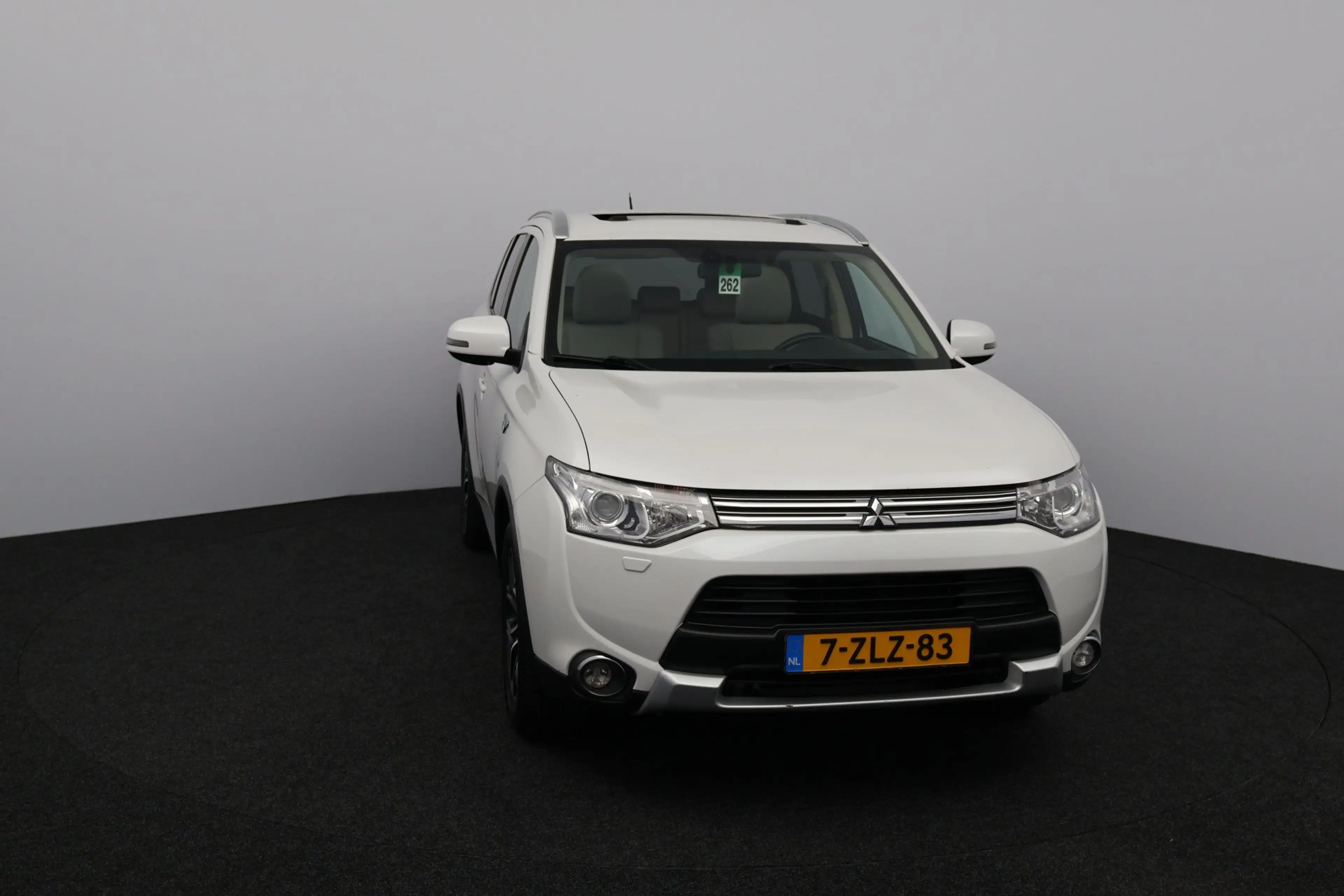 Mitsubishi Outlander 2.0 PHEV Instyle X-Line/ Schuif-Kanteldak!/ Automa — photo 7