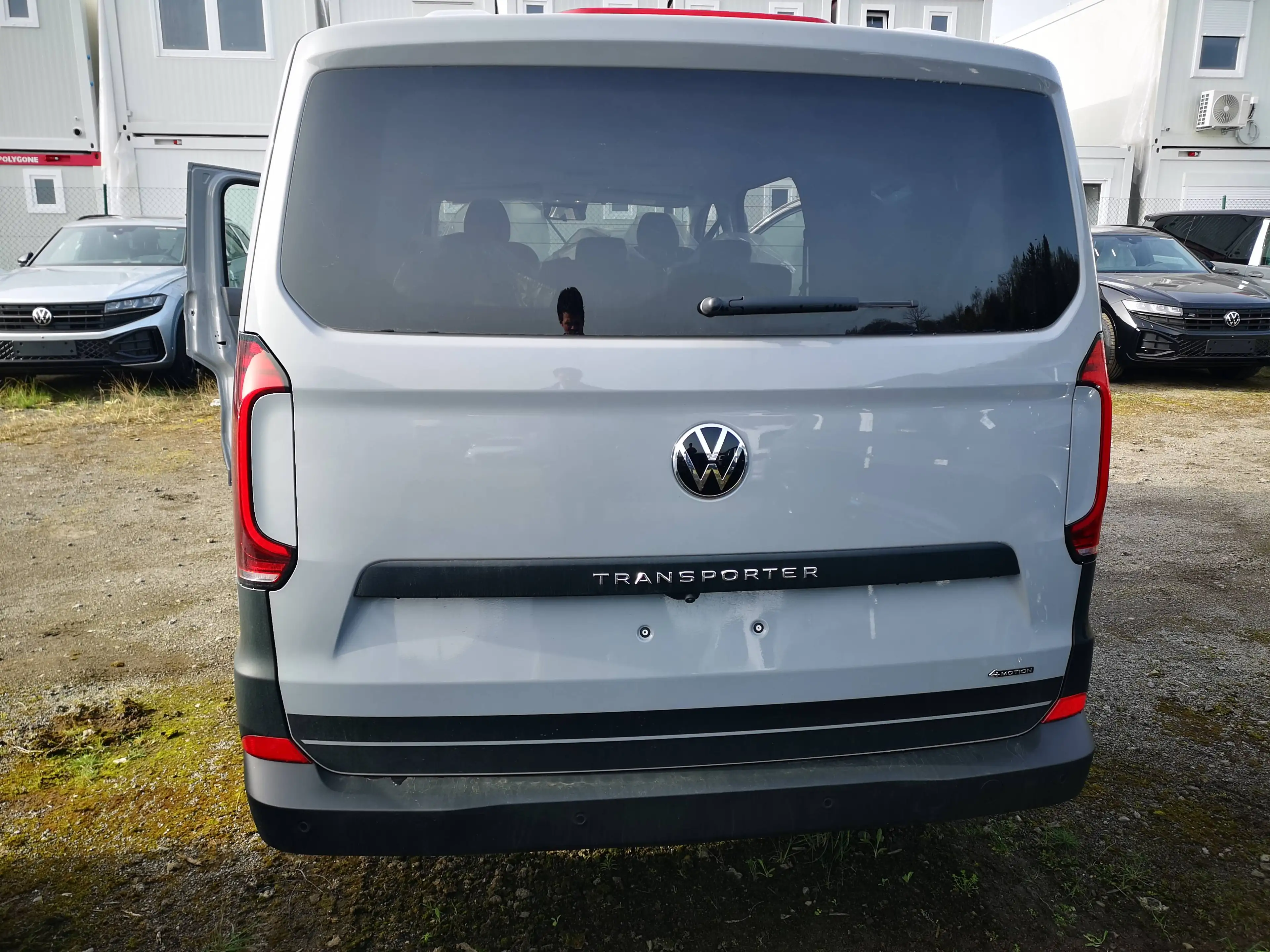 Volkswagen T7 Kombi NSN, inkl. 70L Tank, Clima & abgedunkelte Scheiben ab der B-Säule — photo 6