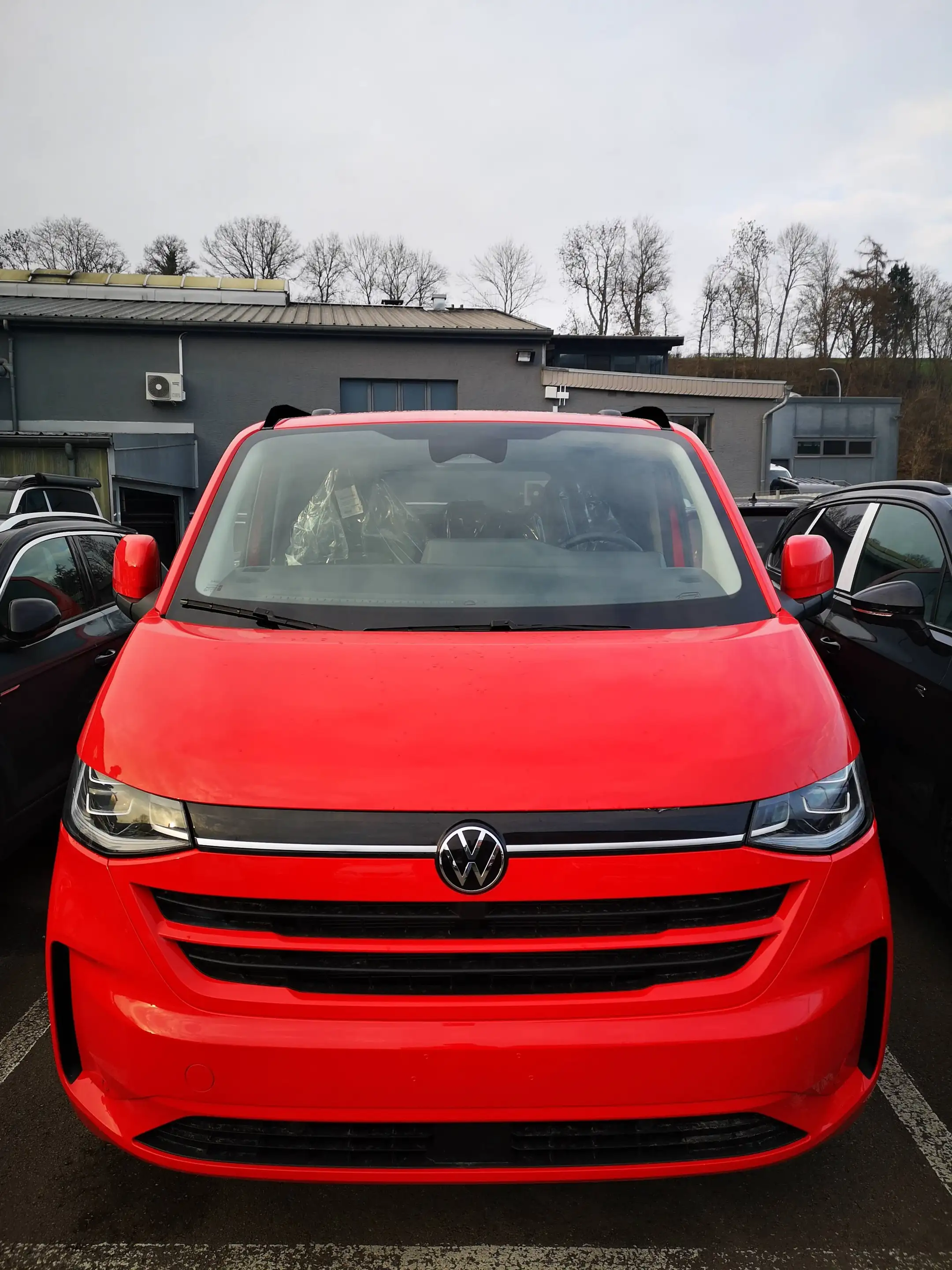 Volkswagen T7 Kombi NSN, inkl. 70L Tank, Clima & abgedunkelte Scheiben ab der B-Säule — photo 11