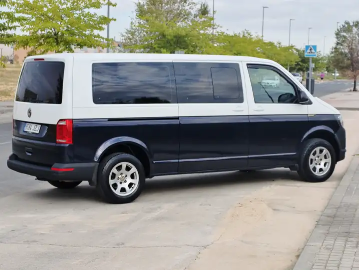 Volkswagen Caravelle Combi 2.0 TDI BMT Trendline Largo 2017, foto 2