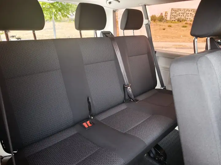 Volkswagen Caravelle Combi 2.0 TDI BMT Trendline Largo 2017, foto 4