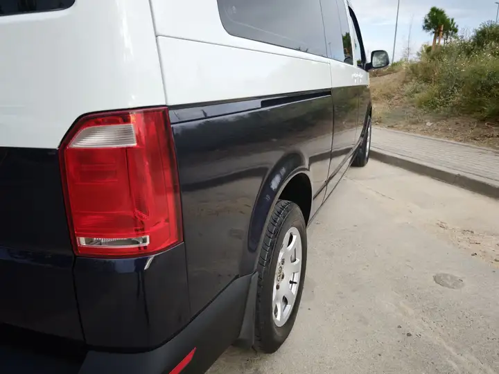 Volkswagen Caravelle Combi 2.0 TDI BMT Trendline Largo 2017, foto 3