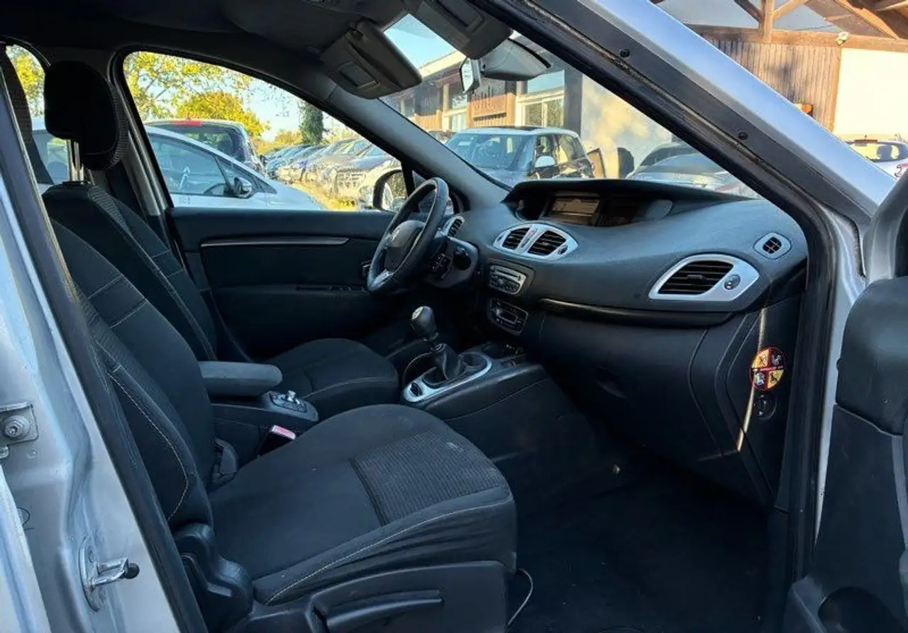 Renault Megane Berline — photo 2
