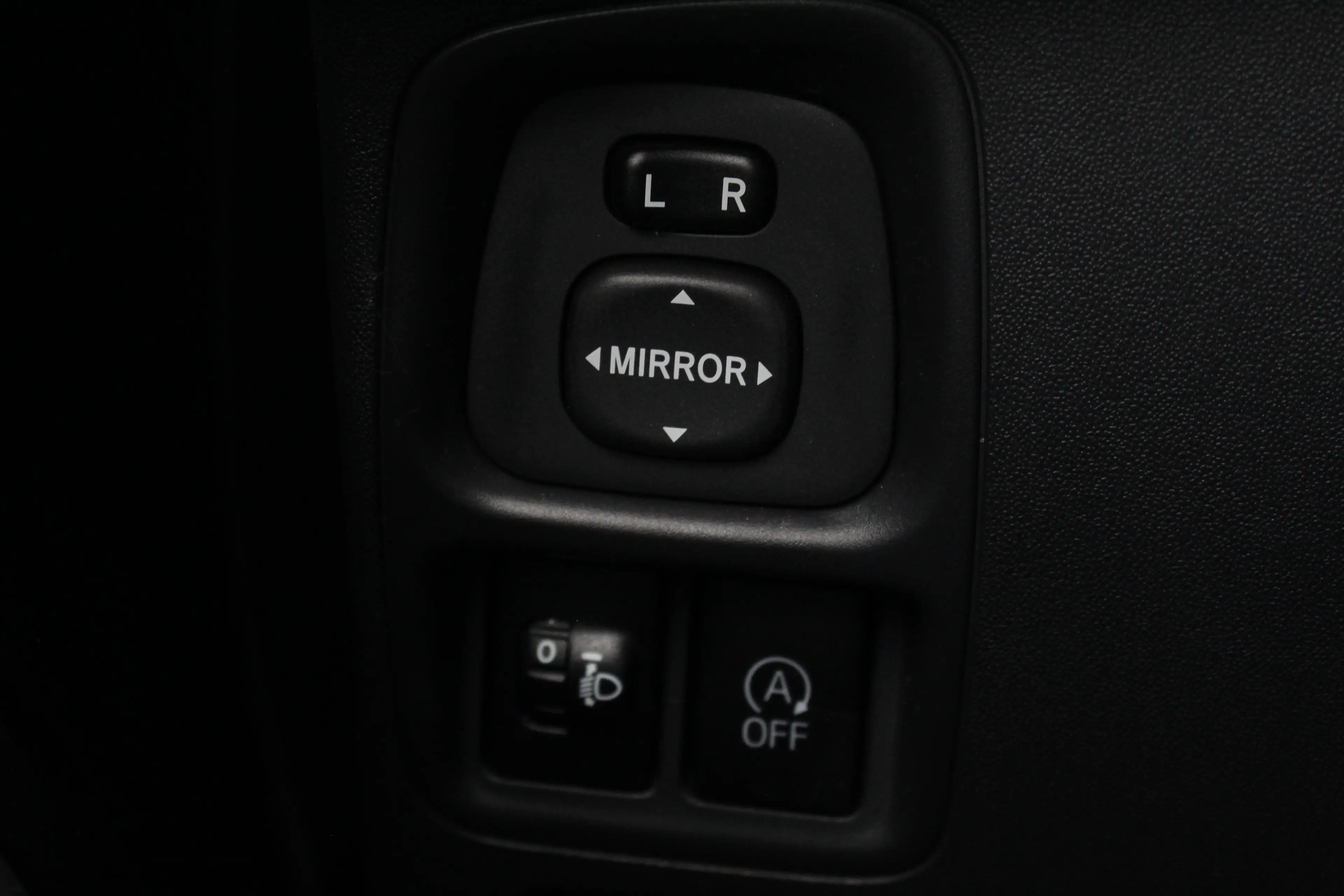 Peugeot 108 1.0 e-VTi Allure — photo 17