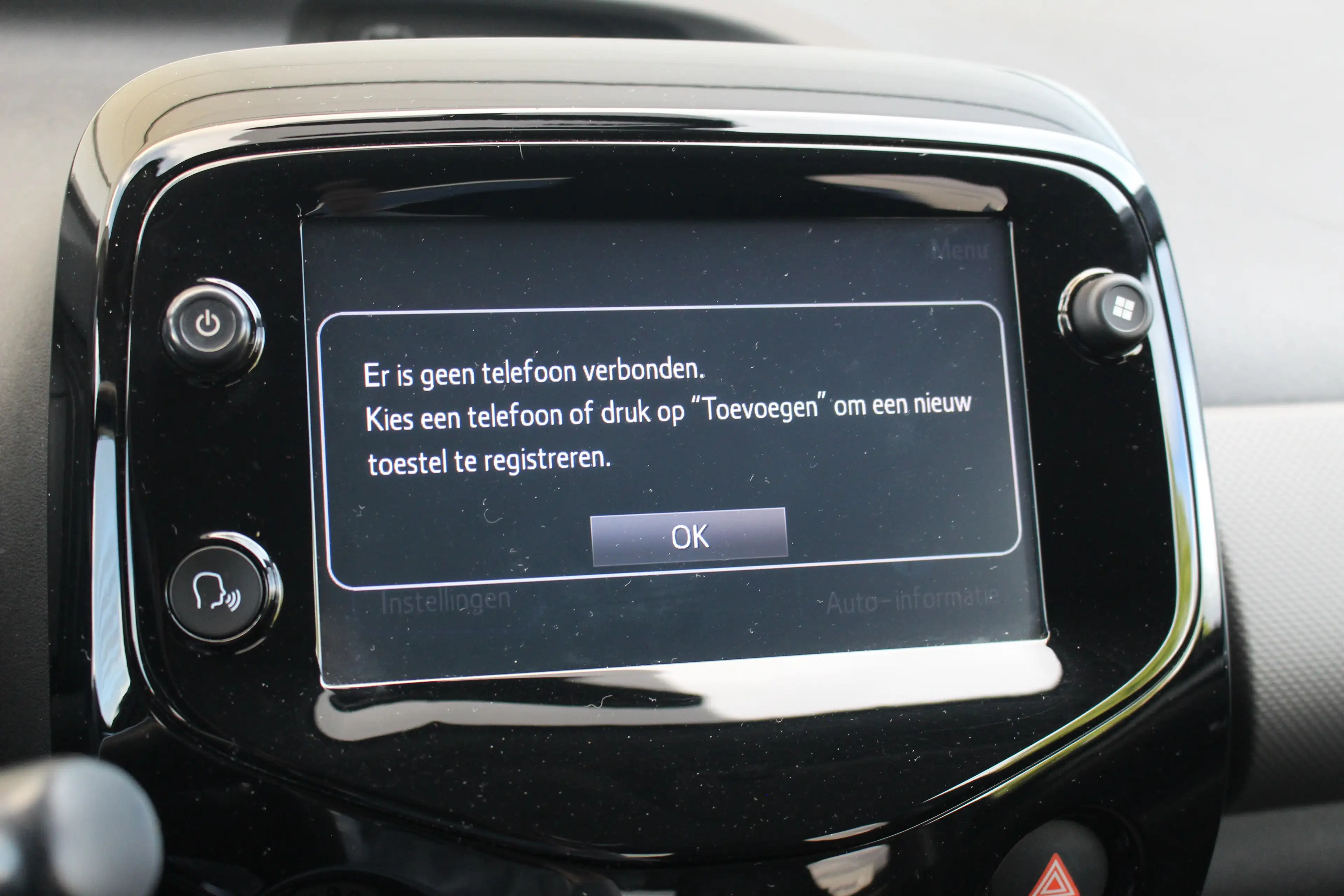 Peugeot 108 1.0 e-VTi Allure — photo 21