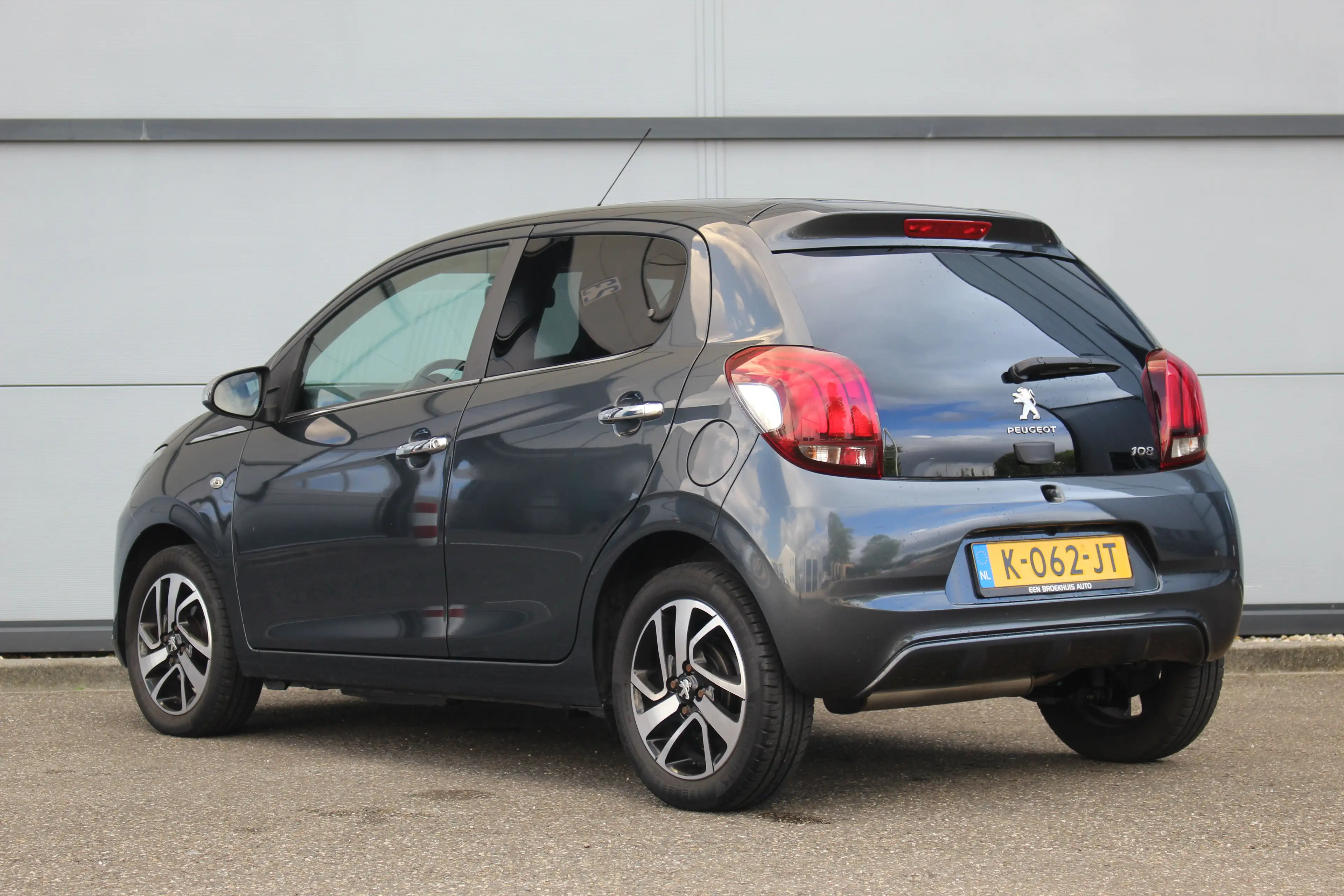 Peugeot 108 1.0 e-VTi Allure — photo 27