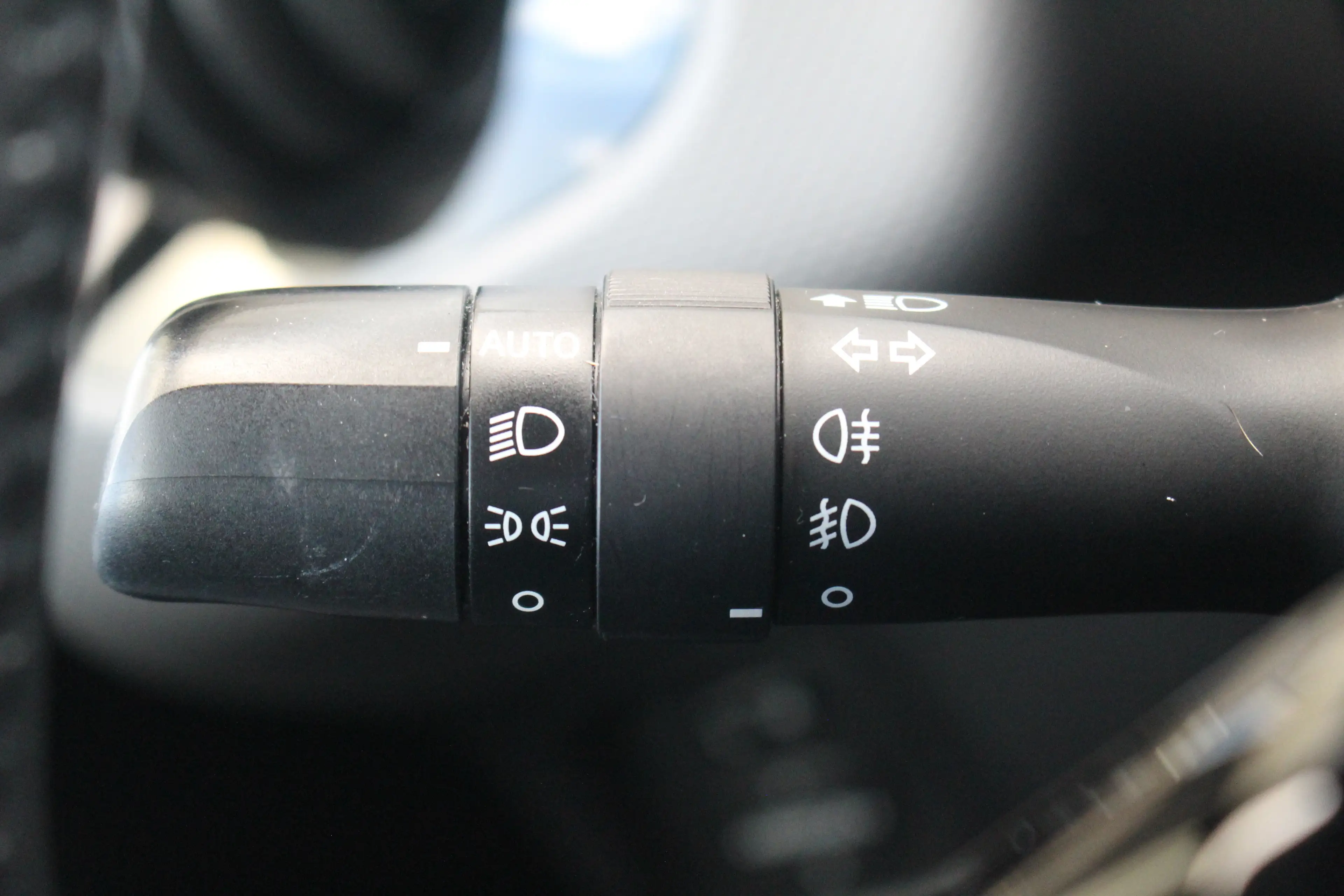 Peugeot 108 1.0 e-VTi Allure — photo 14