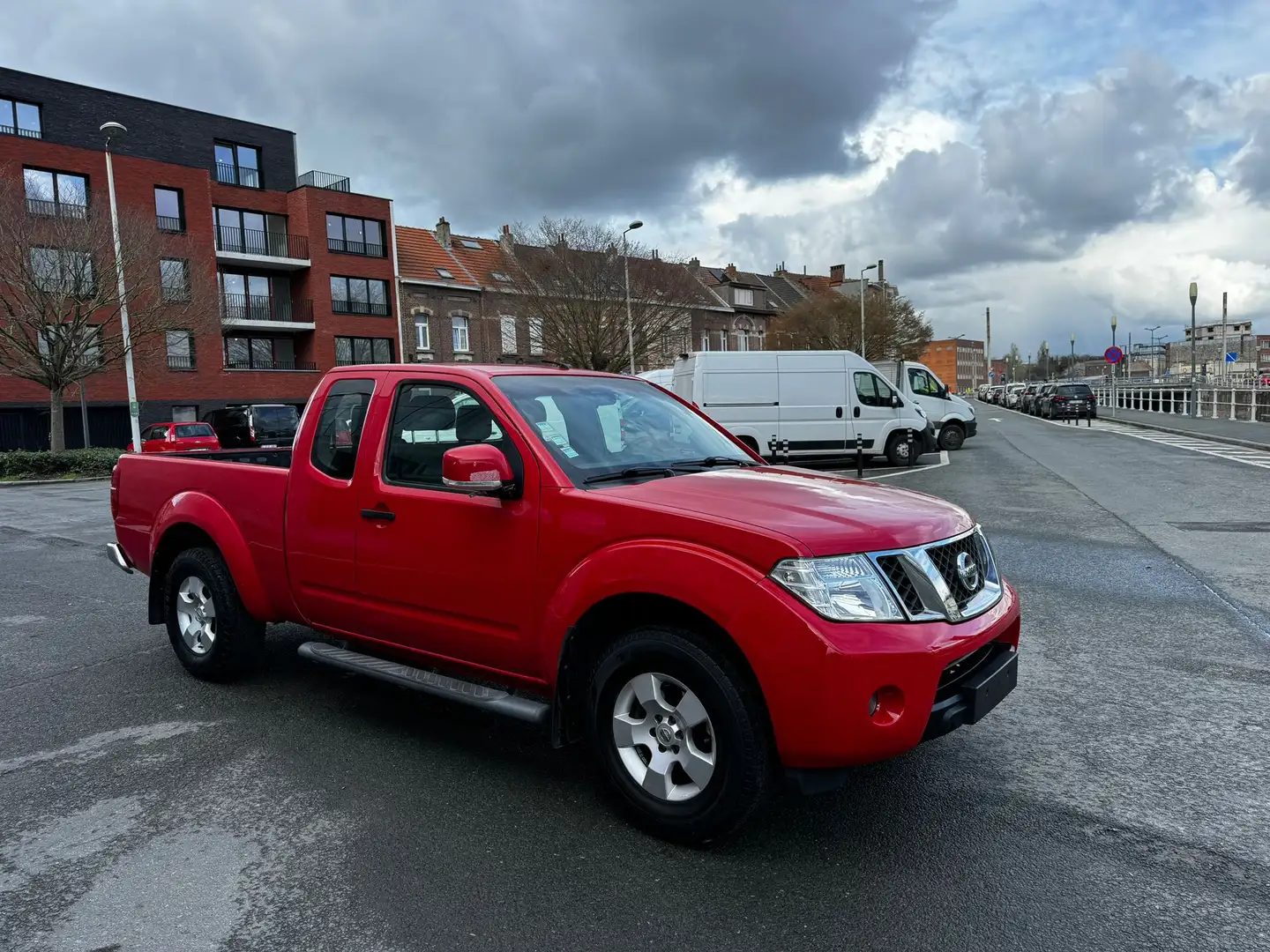 Nissan Navara 2.5 dCi 4x4 BELGIUM CAR PRIX MARCHAND OU EXPORT Rot - 2