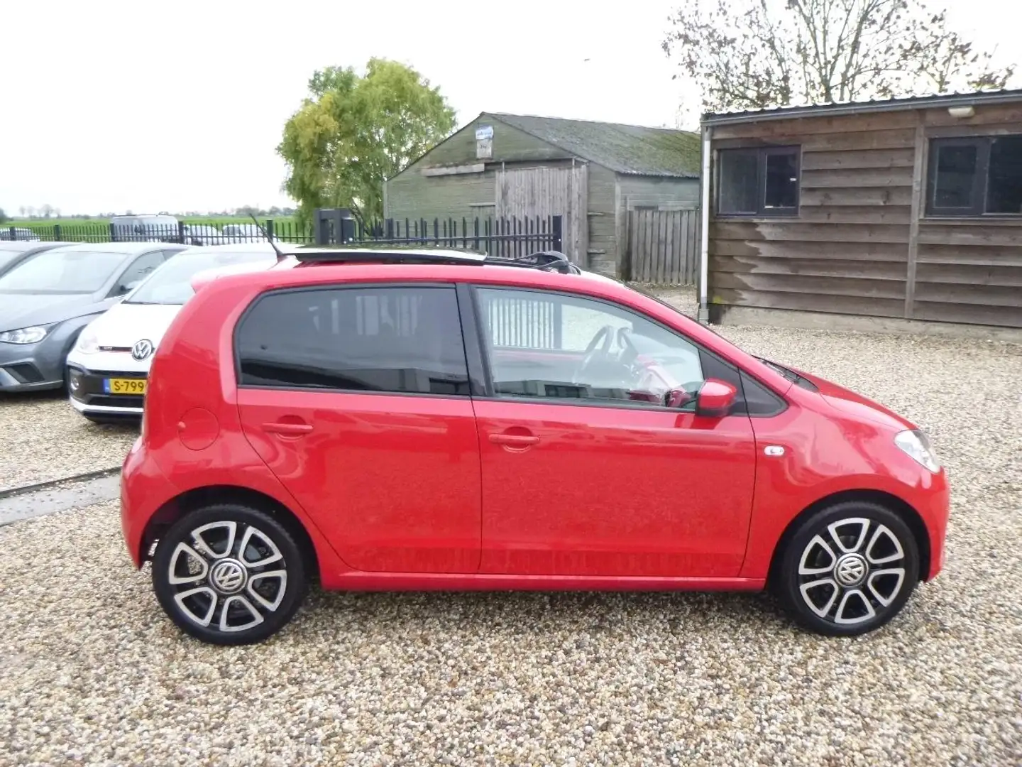 Volkswagen up! 1.0 HIGH UP PONARAMADAK PDC FENDER SOUNDSYSTEM Rouge - 2