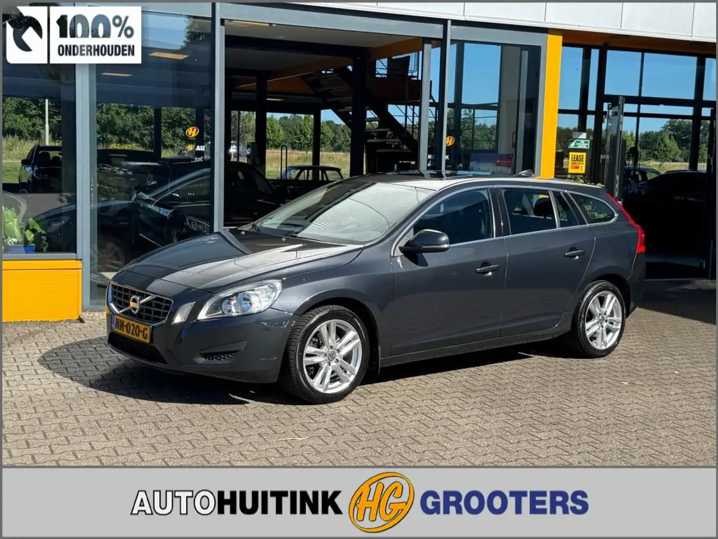 Volvo V60 1.6 T3 Momentum - Navi - Schuifdak - trekhaak Gris - 1
