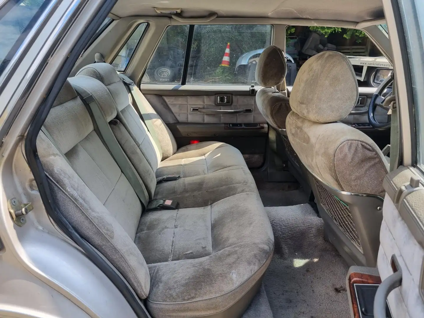 Nissan Cedric laurel 2.8 diesel ** inclusief NL kenteken en apk Zilver - 2