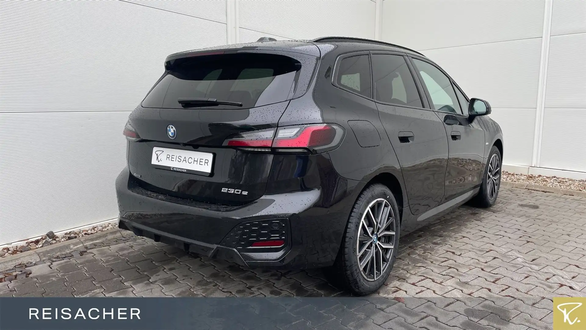 BMW 230 e A xDrive Active Tourer M-Sport,AHK,DA+ Zwart - 2