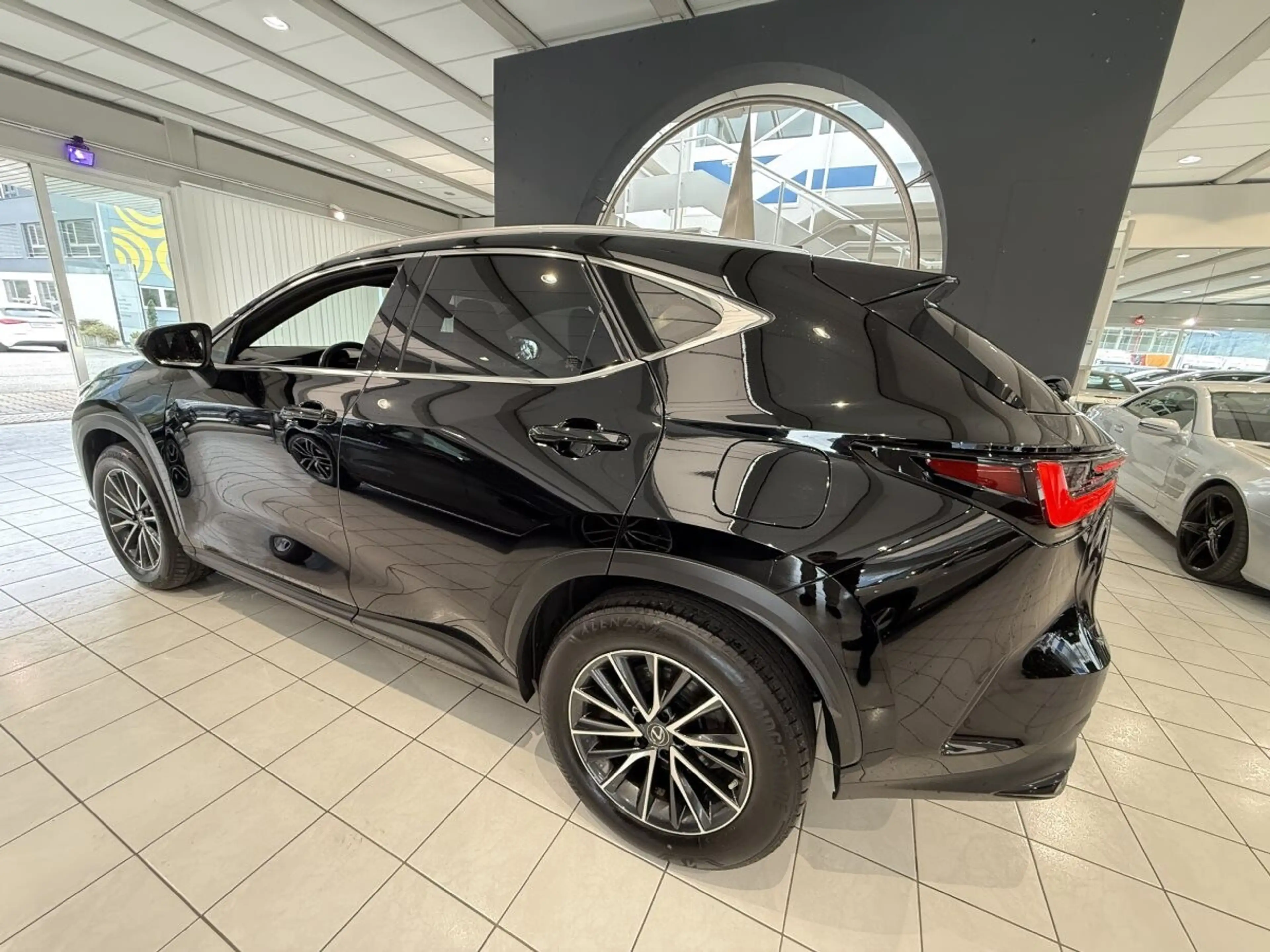 Lexus NX 350h NX 350 h E-Four EXECUTIVE LINE — photo 3