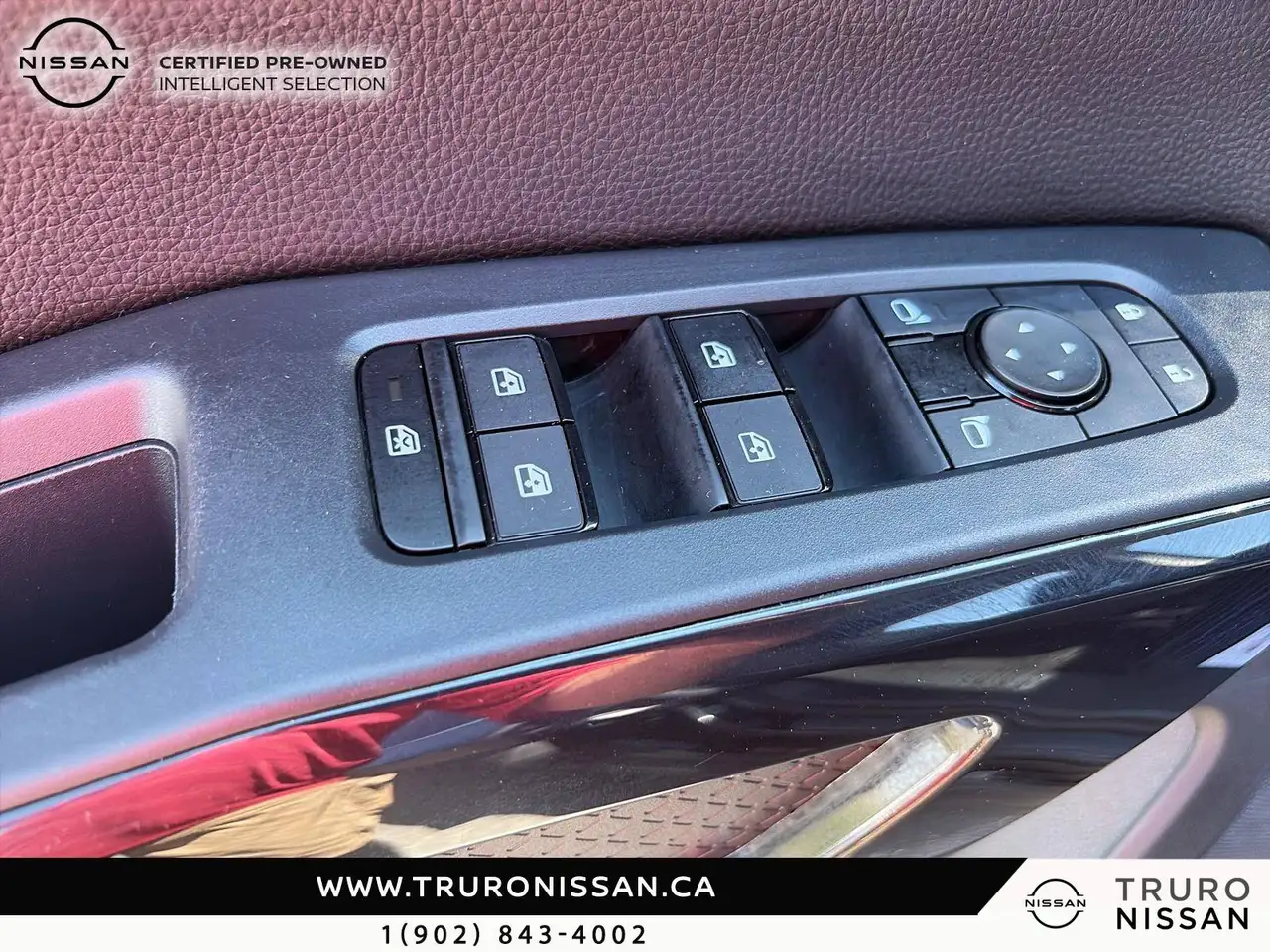 Nissan Pathfinder снимка Nissan Pathfinder