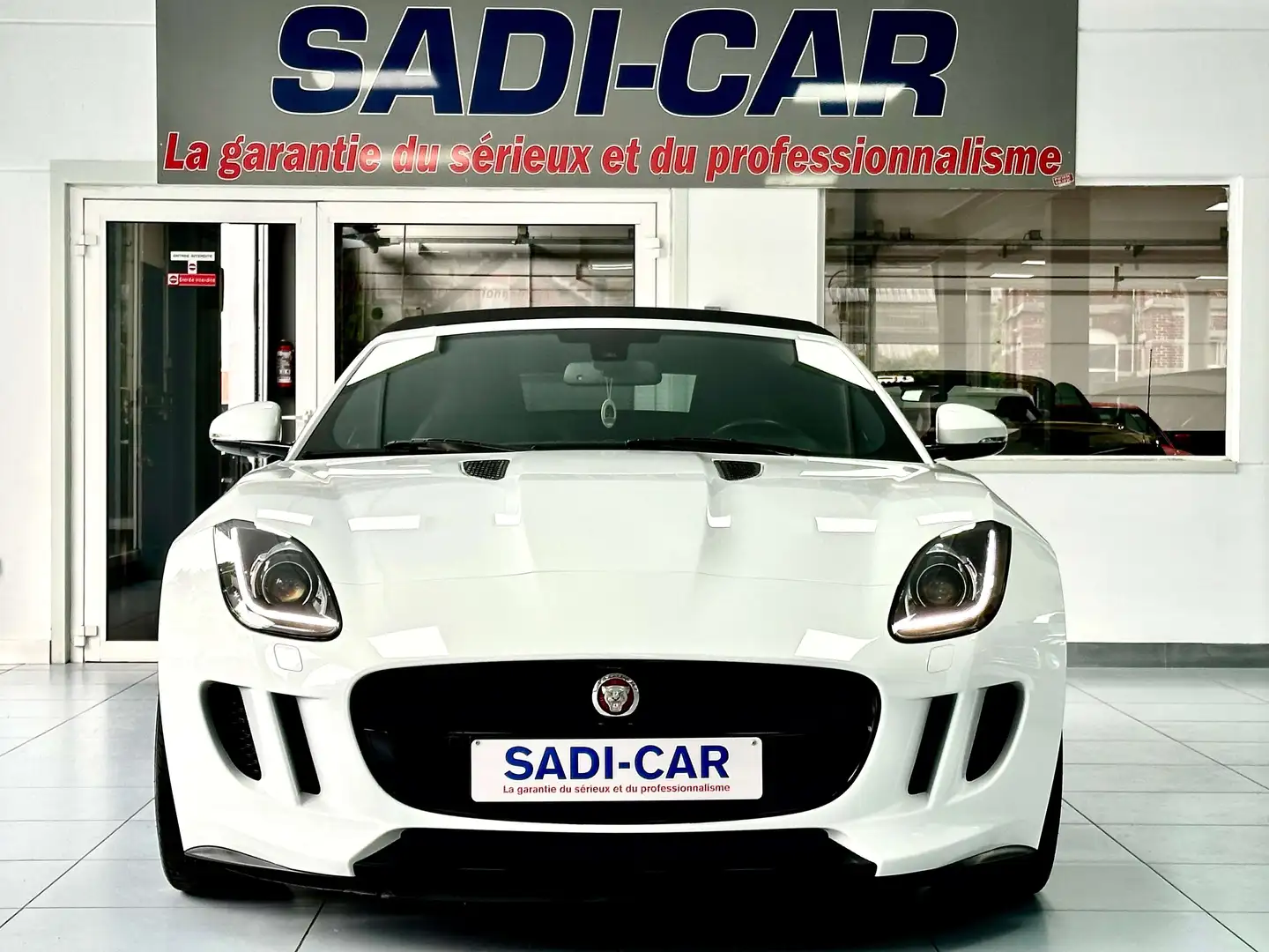 Jaguar F-Type Cabrio 3.0 V6 340cv - PACK BLACK Blanc - 2