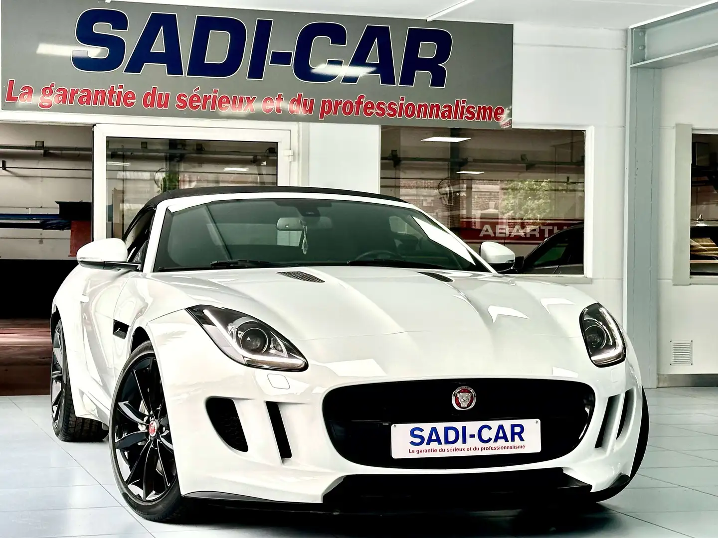 Jaguar F-Type Cabrio 3.0 V6 340cv - PACK BLACK Blanc - 1