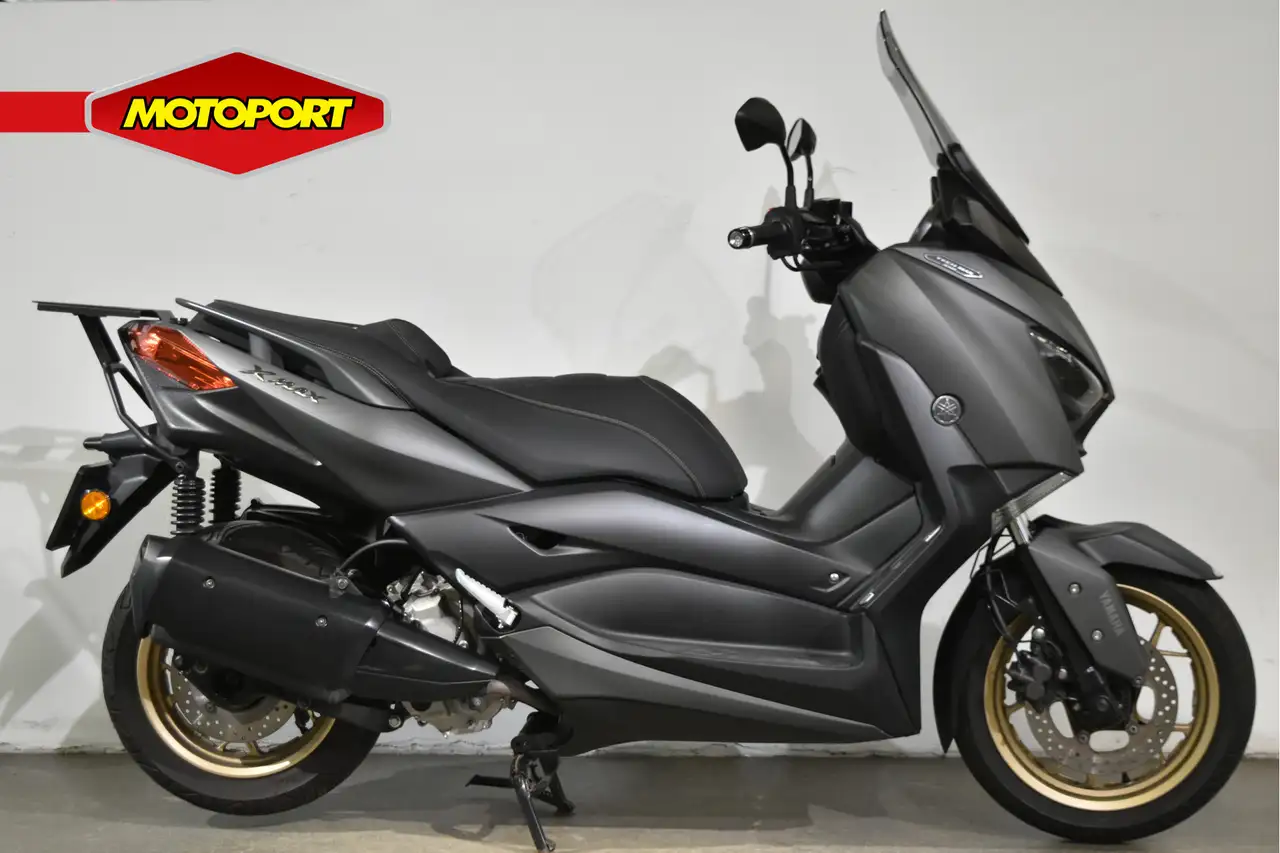 Yamaha X-Max 300