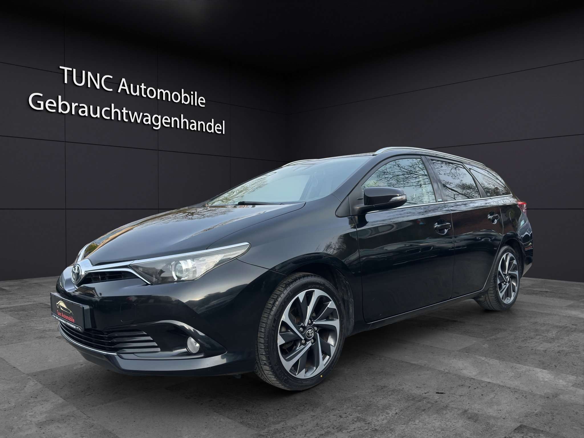Second hand Toyota Auris 