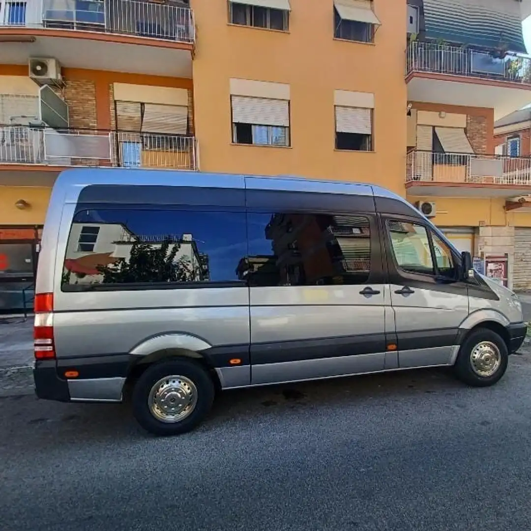 Mercedes-Benz Sprinter - 2