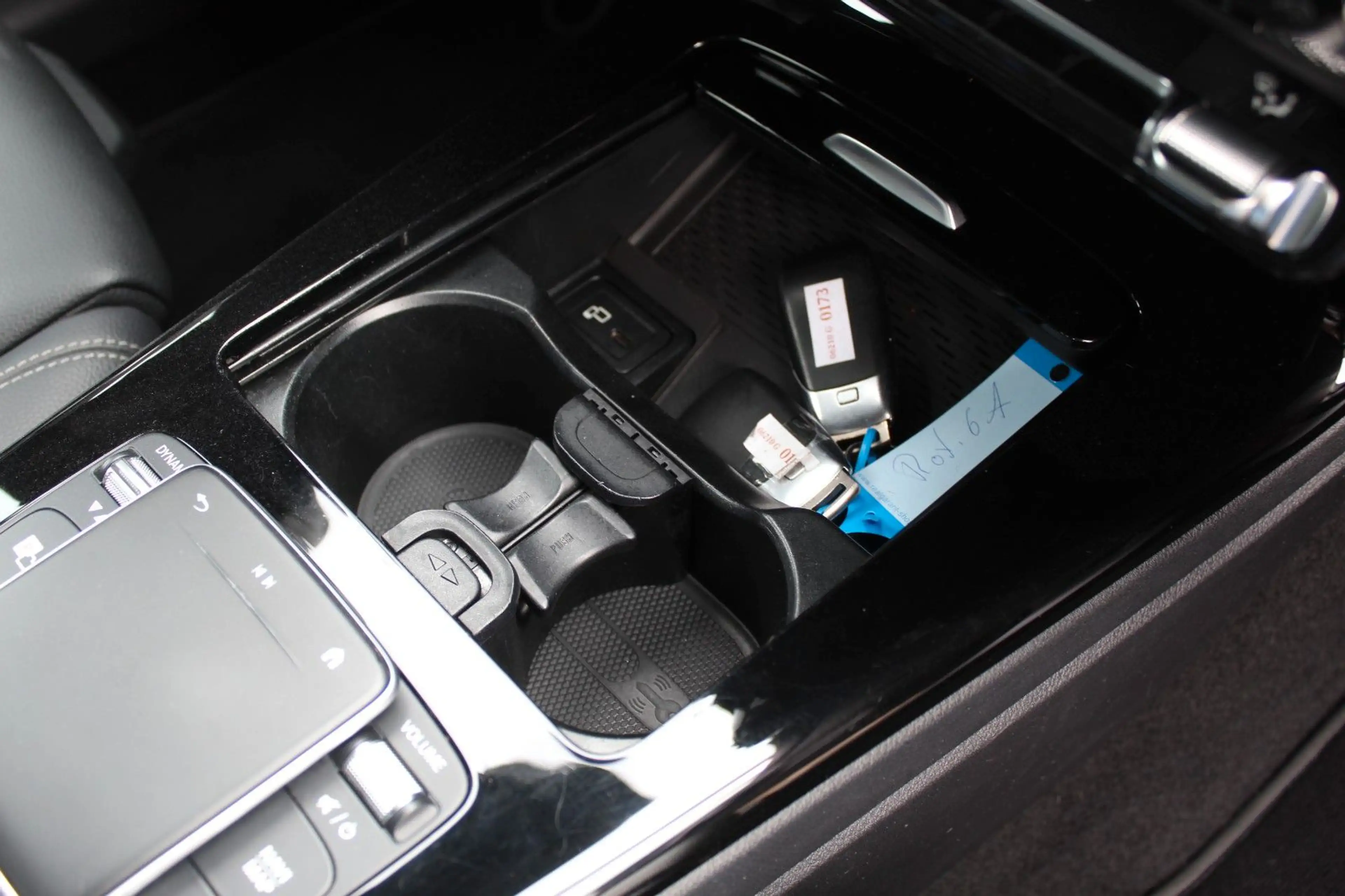 Mercedes-Benz A 180 d 9-G LEDER NAVI LED STANDHEIZUNG MBUX — photo 24