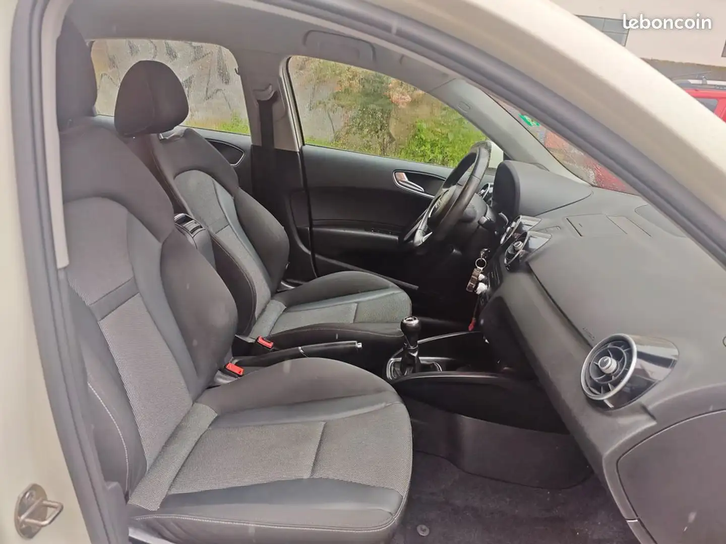 Audi A1 1.6 tdi 105ch ambition 5p Blanc - 2