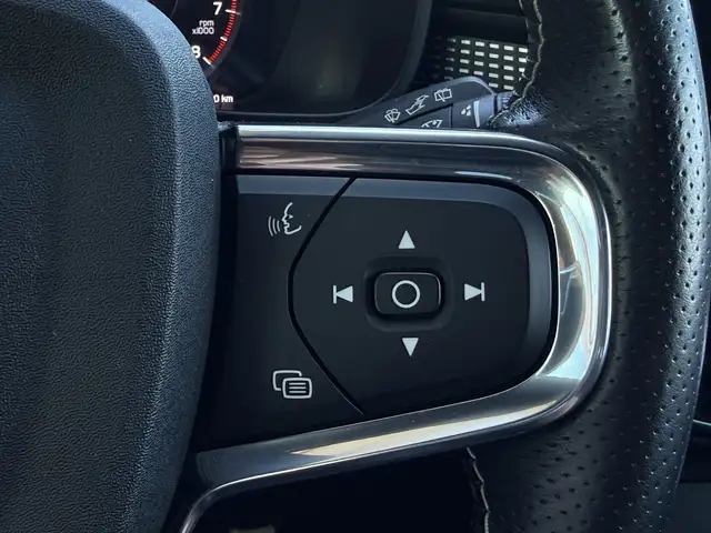Volvo XC40 view 22