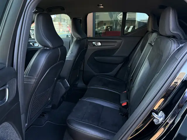 Volvo XC40 view 7