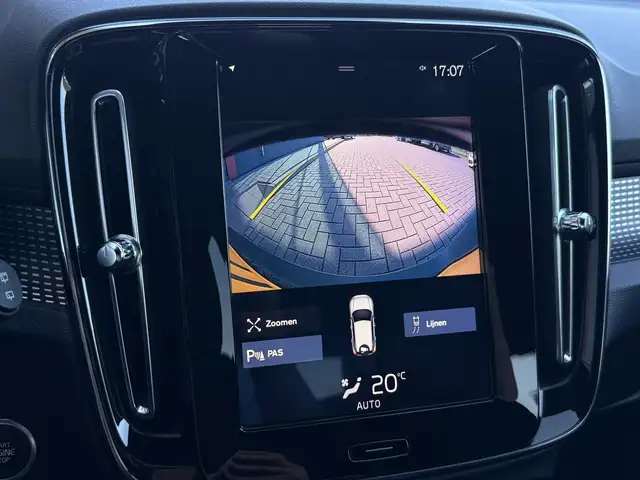 Volvo XC40 view 23