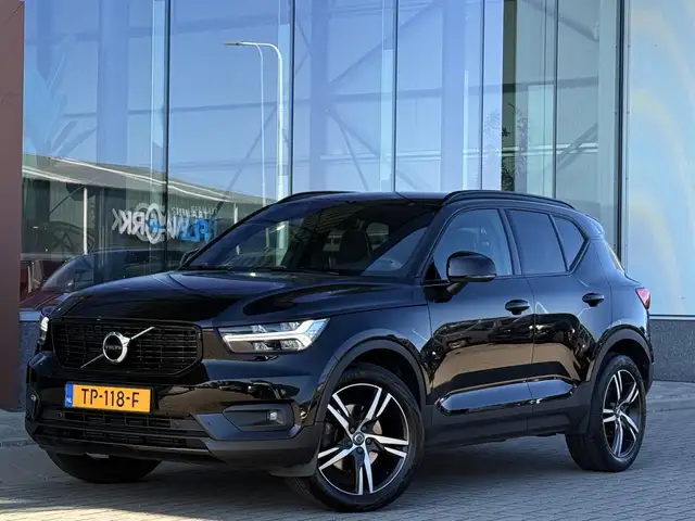 2018 Volvo XC40 in Black for sale