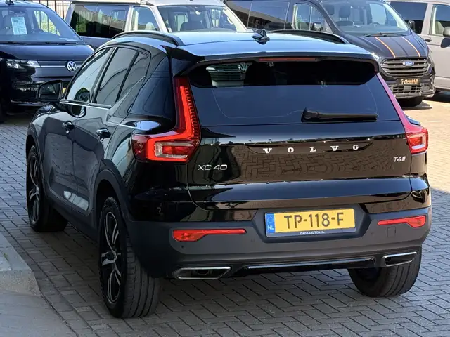 Volvo XC40 view 15