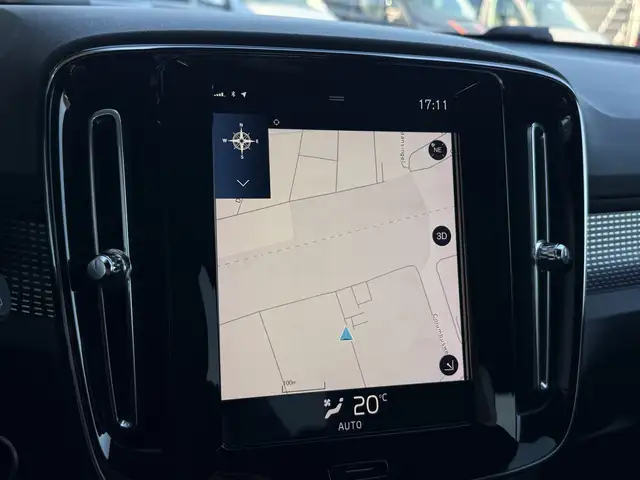 Volvo XC40 view 27