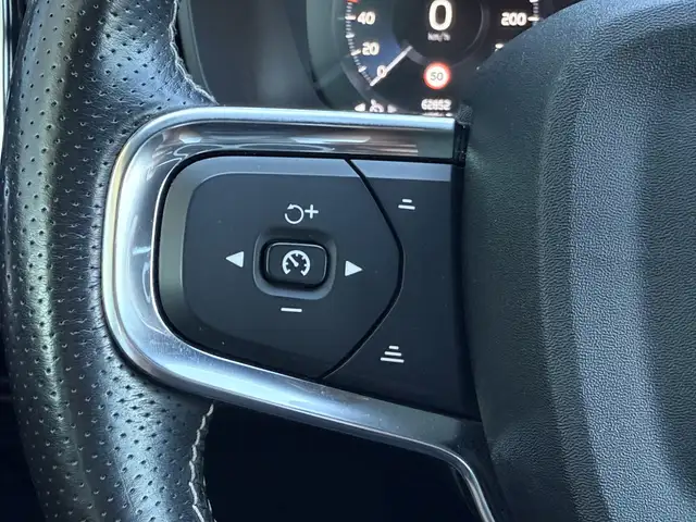 Volvo XC40 view 21