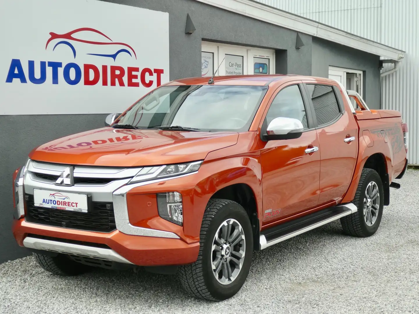 Mitsubishi L200 2.3 DI-D 4WD AUTOMAAT Cuir, Led, Navi 22.107 +BTW Orange - 1