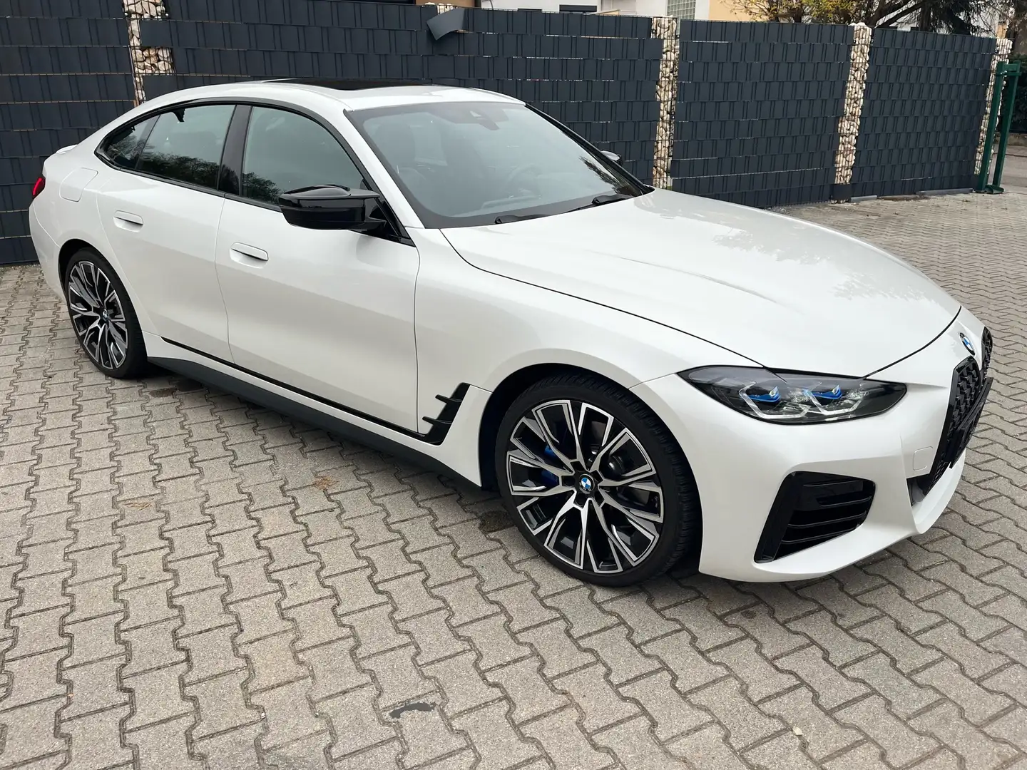 BMW 440 M440i xDrive Gran Coupe Bílá - 2