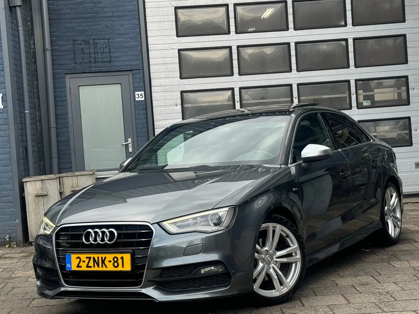 Audi A3 Limousine 1.4 TFSI CoD Ambition Pro Line S | Pano Grau - 1