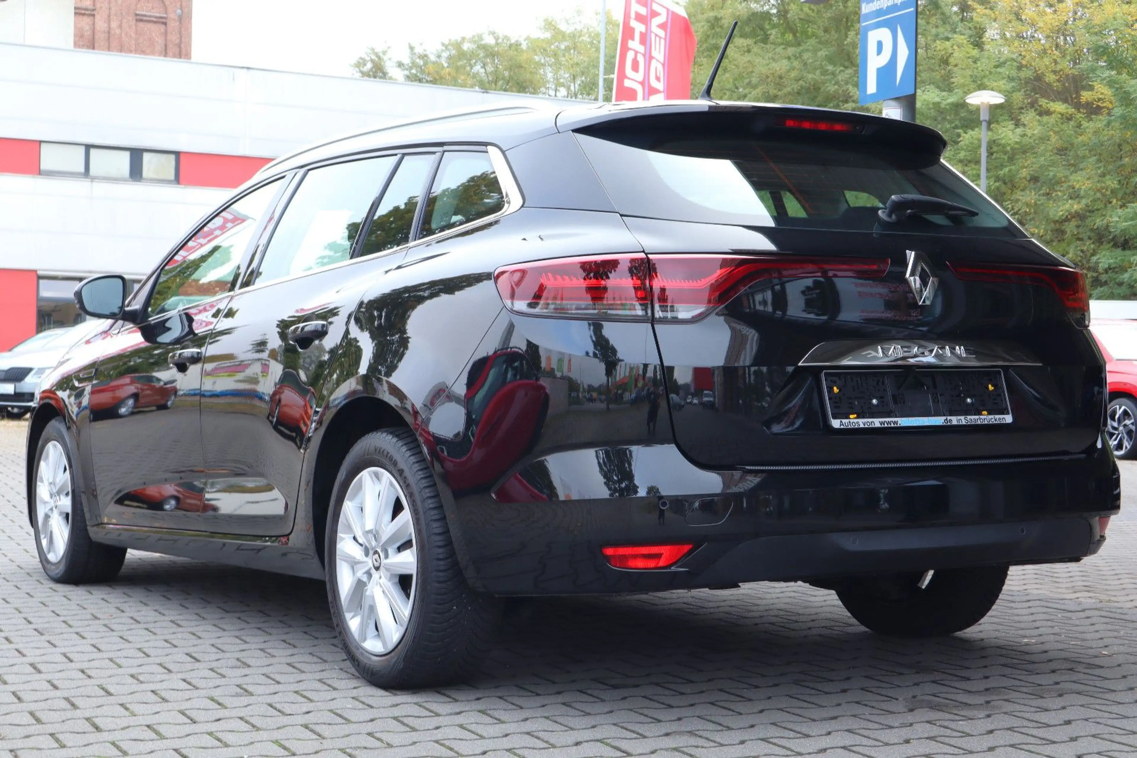 Renault Megane Grandtour 140 Business Edition !LED+Navi! — photo 2