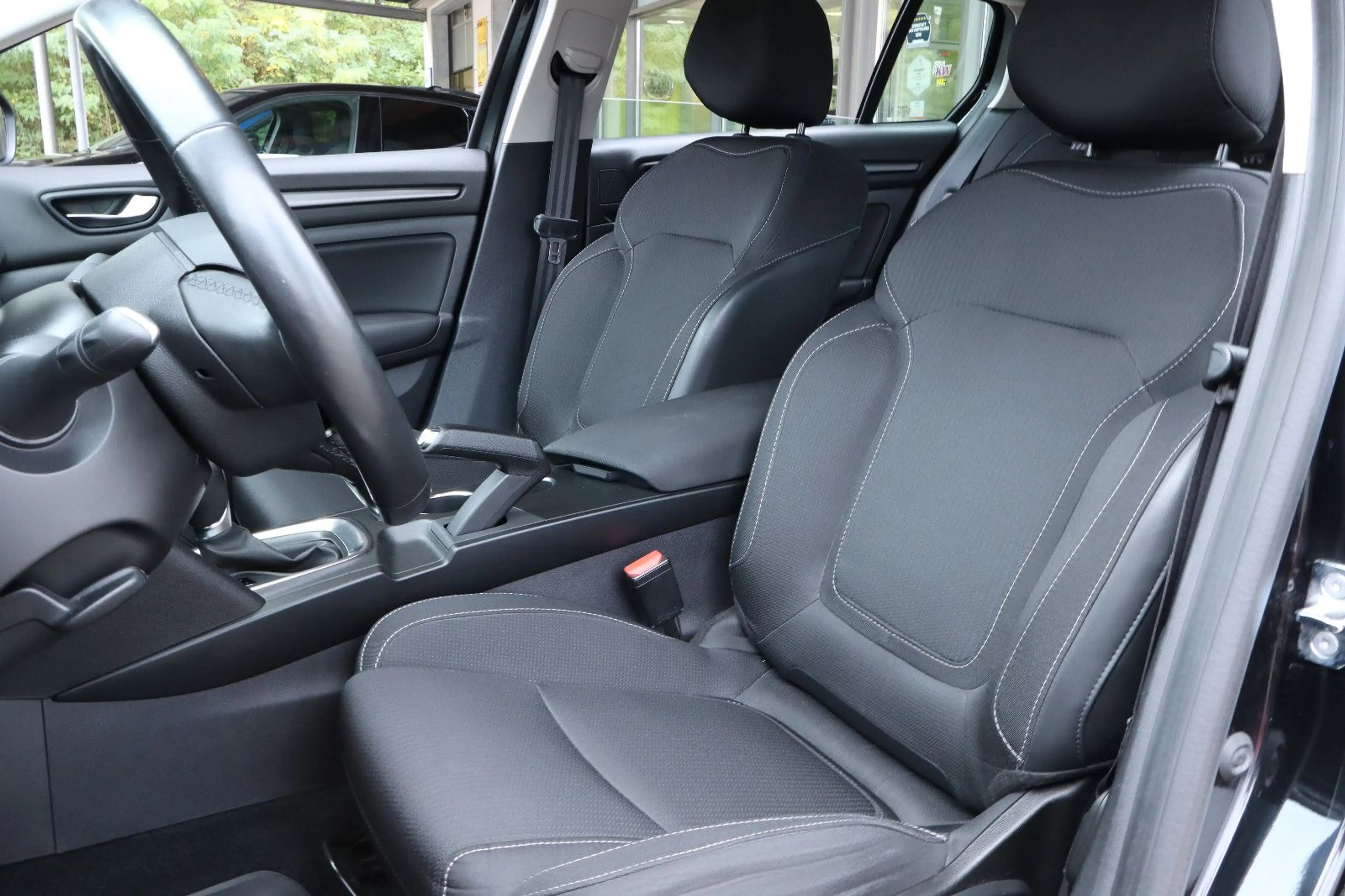 Renault Megane Grandtour 140 Business Edition !LED+Navi! — photo 8