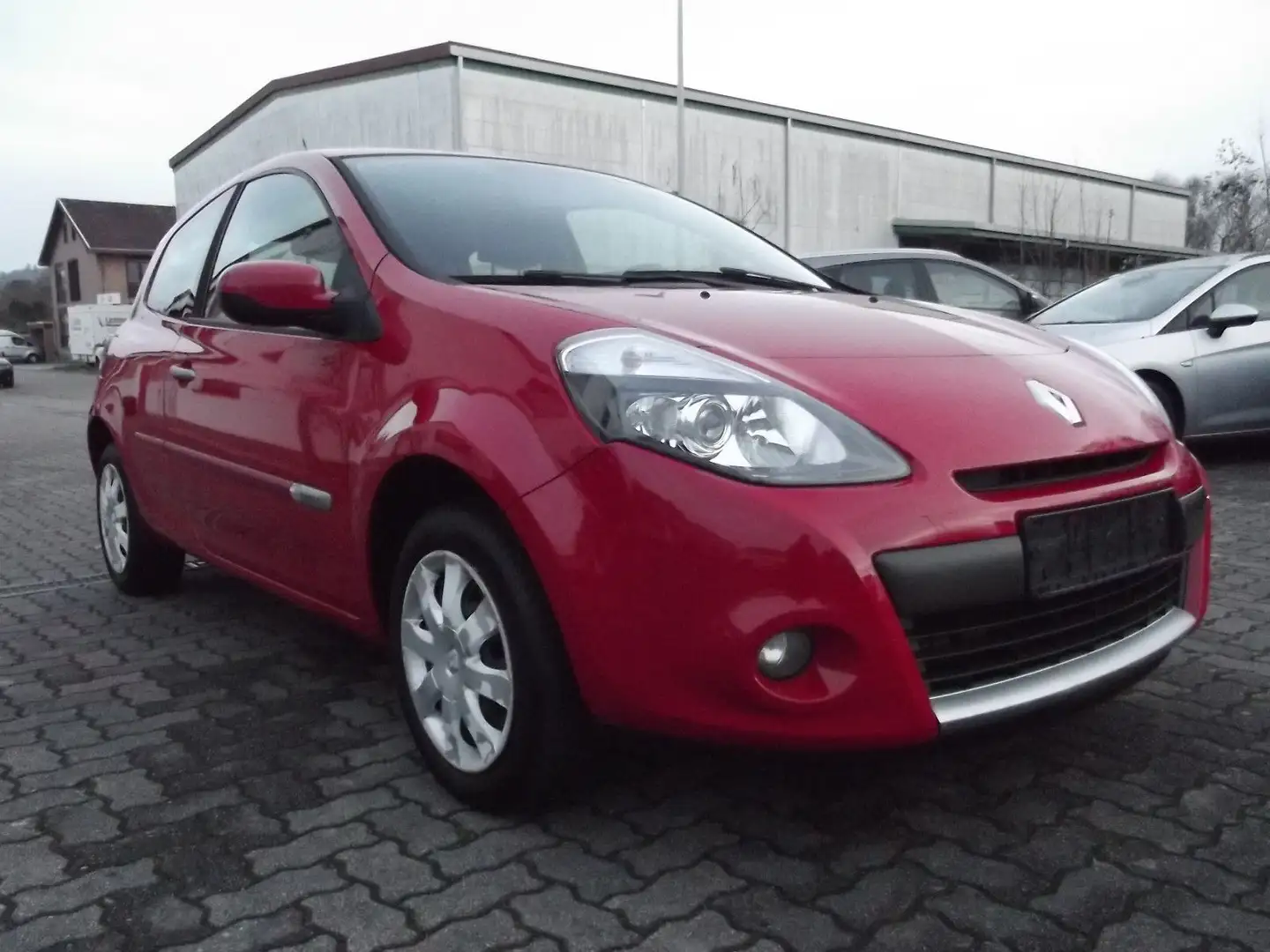 Renault Clio III Dynamique Rot - 2