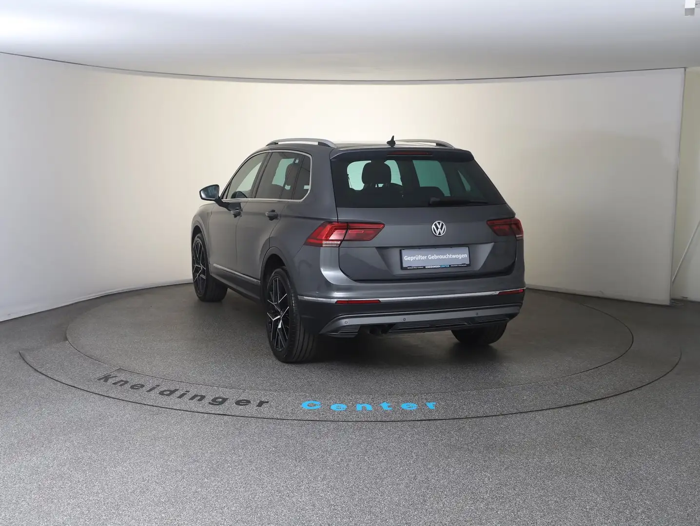 Volkswagen Tiguan Highline TDI SCR 4MOTION DSG Grau - 2