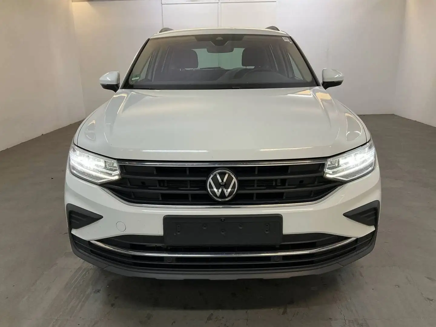 Volkswagen Tiguan 1.5 TSI DSG Life*360°*LED*ACC*NAVI* Weiß - 2