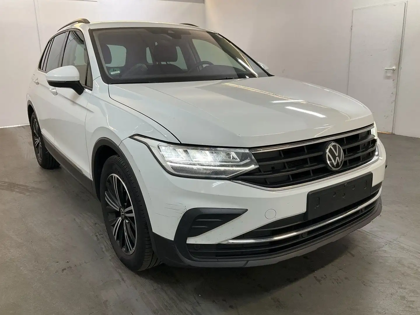 Volkswagen Tiguan 1.5 TSI DSG Life*360°*LED*ACC*NAVI* Weiß - 1