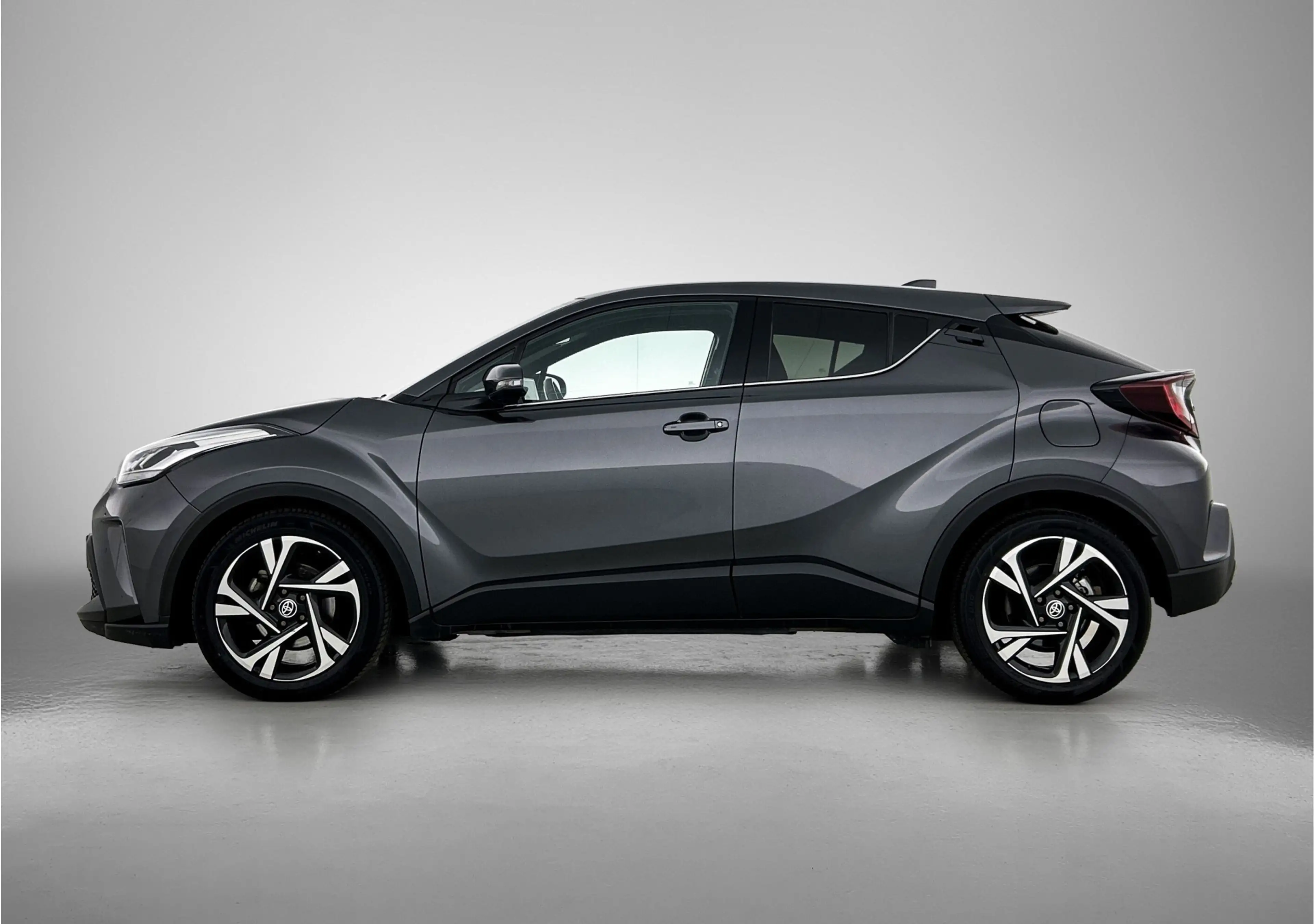 Toyota C-HR 2.0 Hybrid Dynamic — photo 3