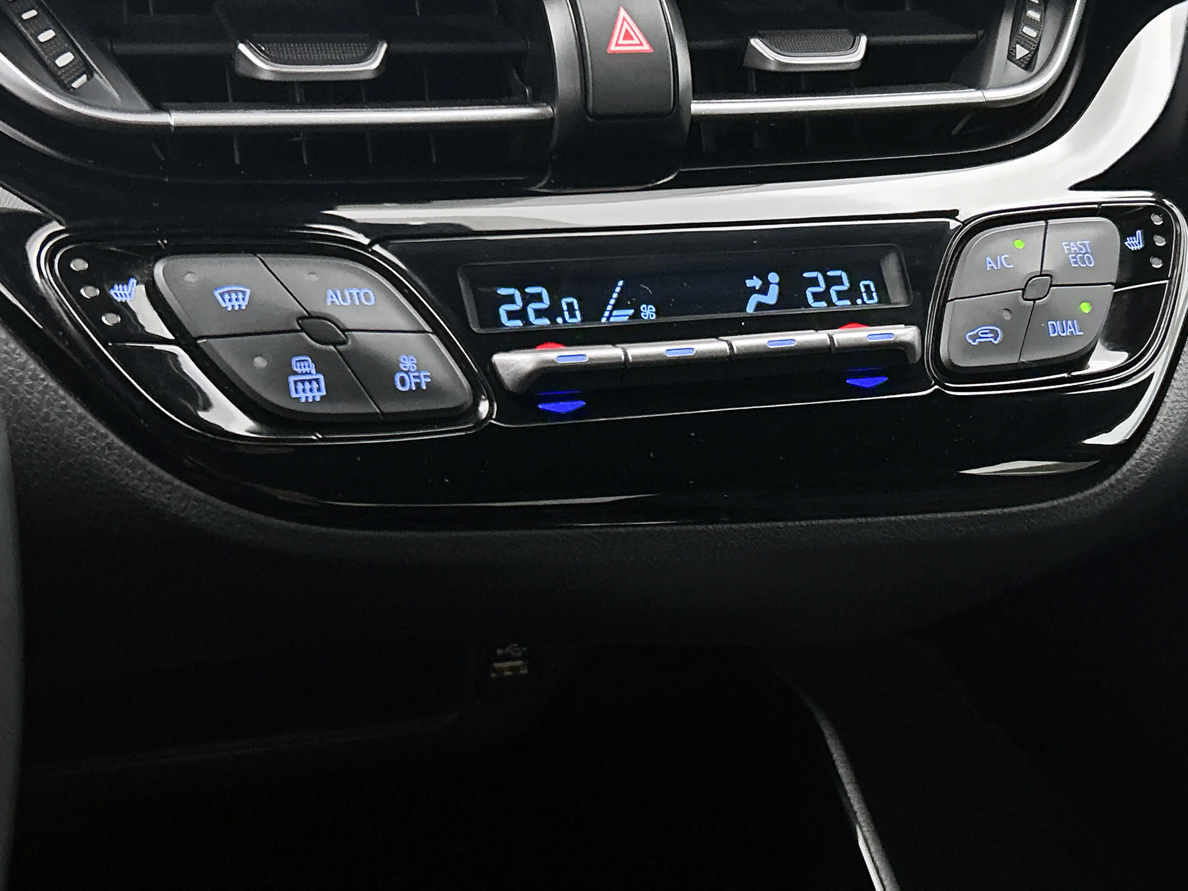 Toyota C-HR 2.0 Hybrid Dynamic — photo 9