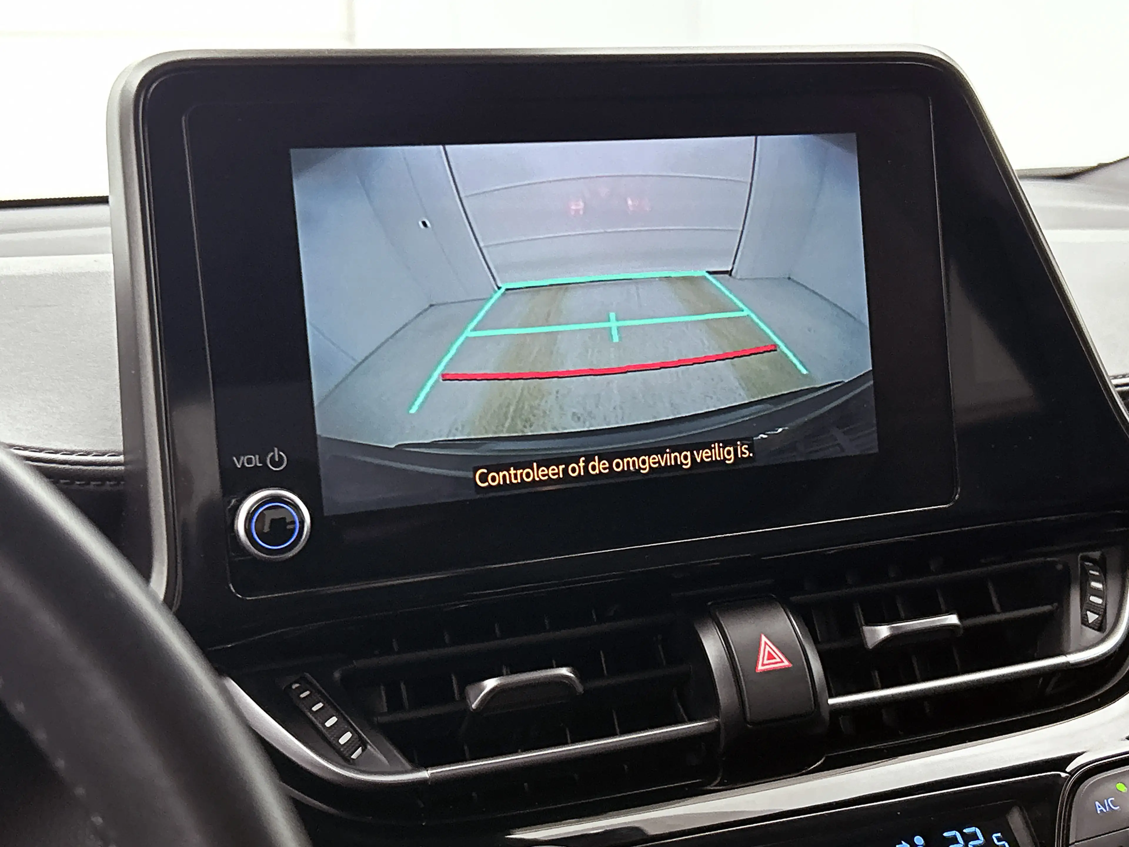 Toyota C-HR 2.0 Hybrid Dynamic — photo 8