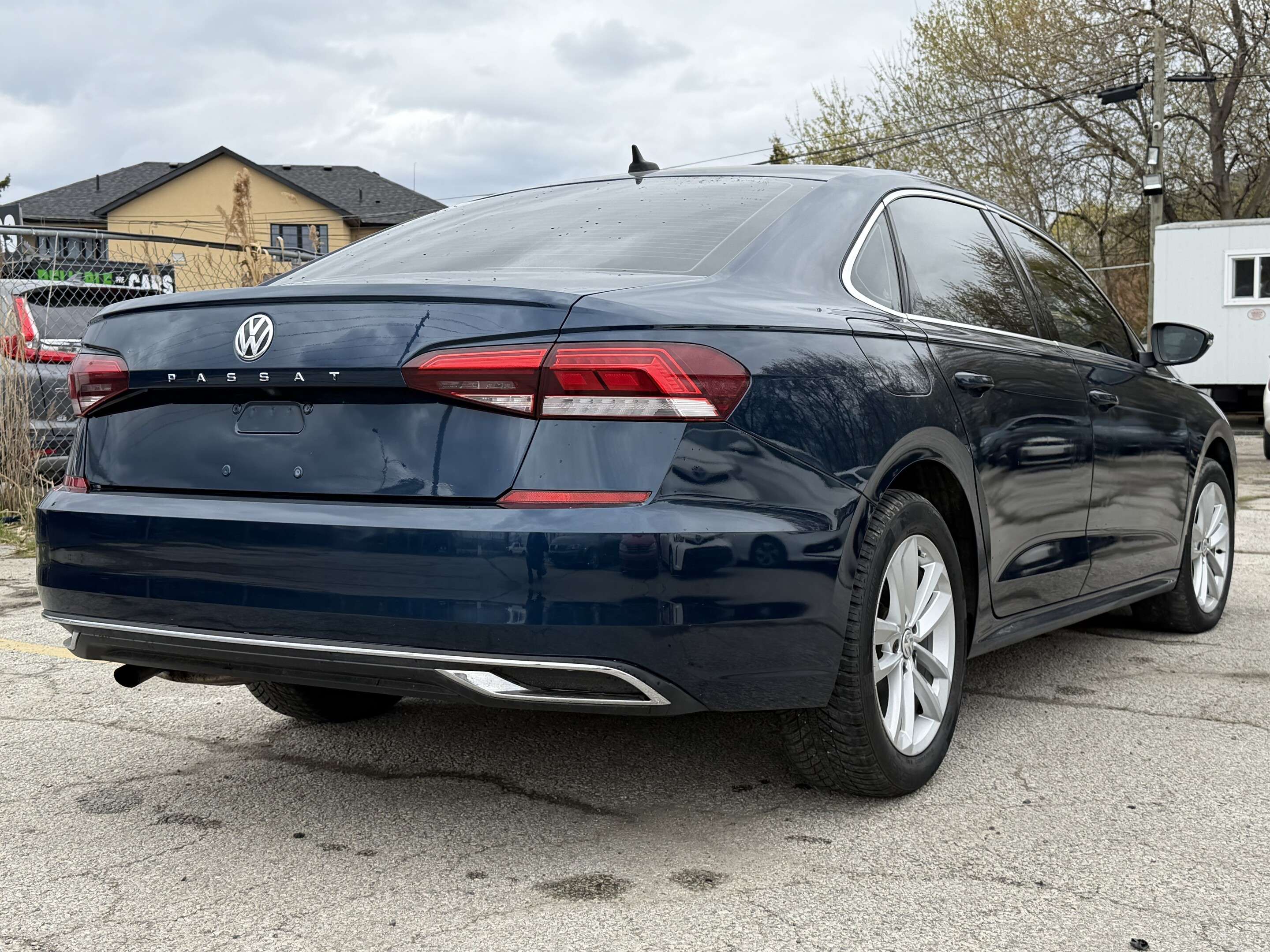2021 Volkswagen Passat Highline Automatic — снимка 1