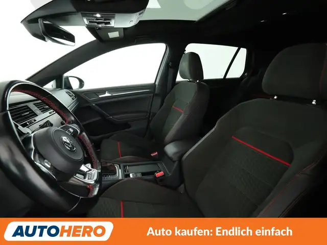 Volkswagen Golf view 10