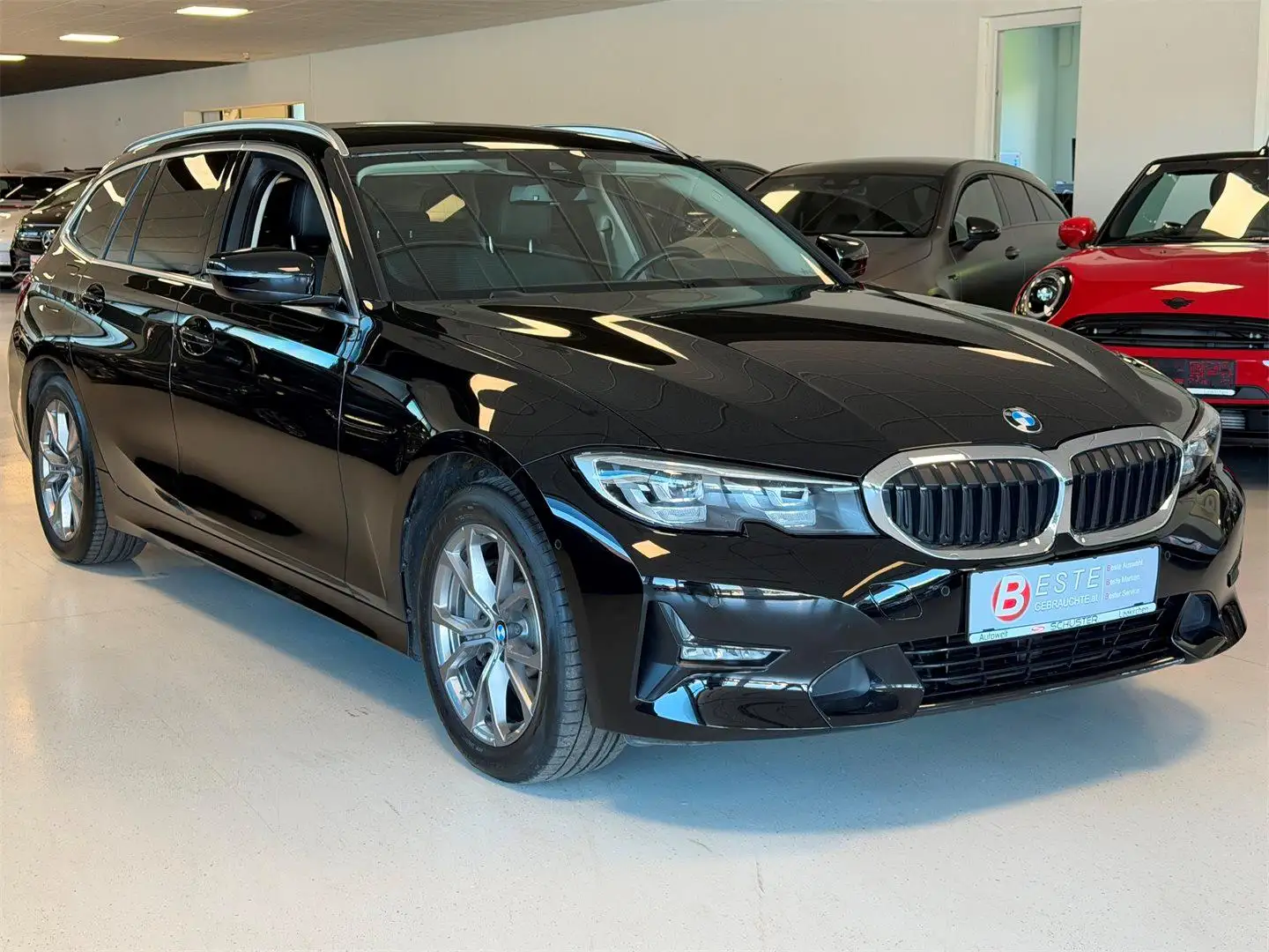 BMW 330 e xDrive Touring G21 XB1 Schwarz - 1
