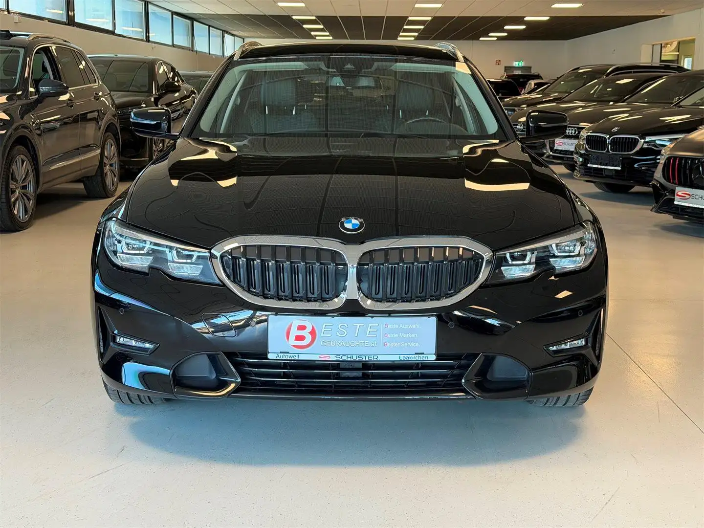 BMW 330 e xDrive Touring G21 XB1 Schwarz - 2